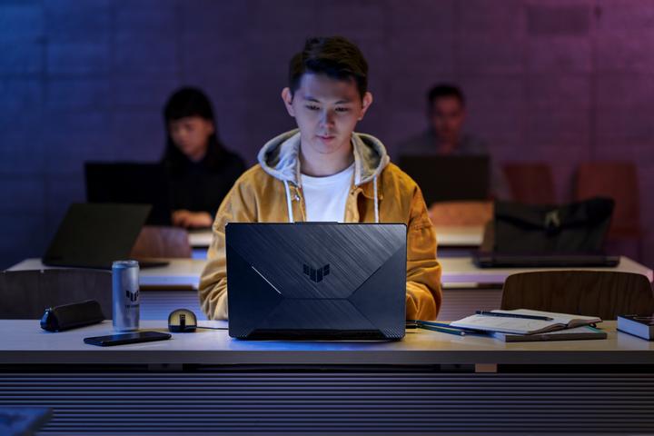 Produktbild ASUS FA506NCR-HN011W (15.60", 512 GB, 16 GB, Eng. Int., AMD Ryzen 7 7435HS)