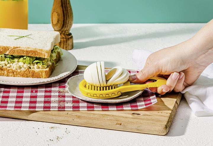 Actual product image DreamFarm Egg multifunctional tool Eggler