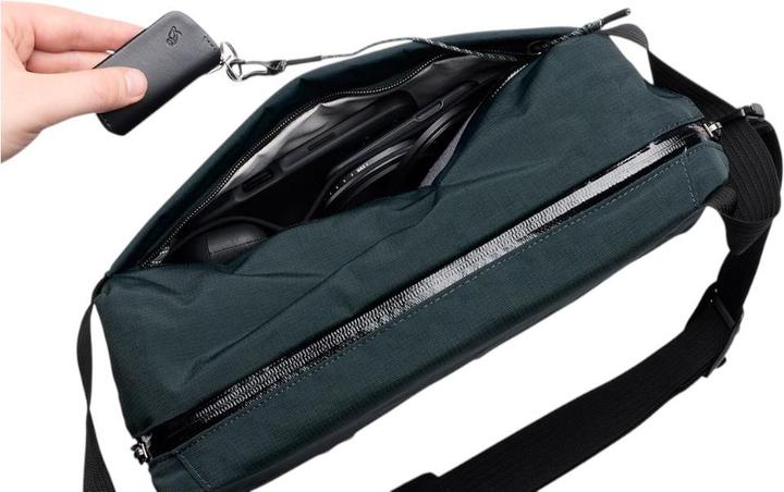 Actual product image Bellroy Venture Sling 10L - Camera Edition - Deep Ocean (10 l)