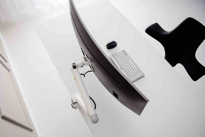 Actual product image Bakker Elkhuizen BNEBFSW BAKKER BE Flexible monitor arm (Table, 35", 10 kg)