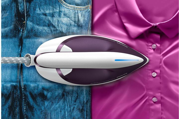 Actual product image Philips PerfectCare Compact Plus steam ironing station (2400 W, 440 g/min)