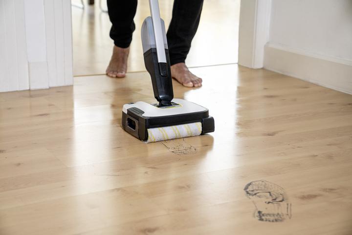 Actual product image Kärcher Universal roller yellow