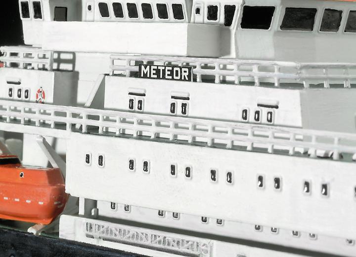Produktbild Revell German Research Vessel Meteor