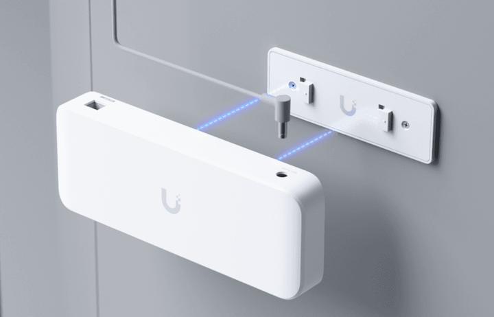 Actual product image Ubiquiti Ultra 210W (8 ports)