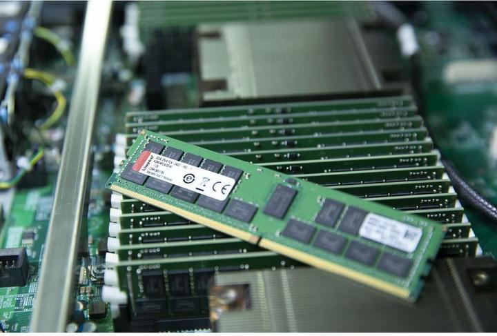 Productafbeelding Kingston KSM56E46BS8KM-16HA (1 x 16GB, 5600 MHz, DDR5 RAM, DIMM 288 pin)