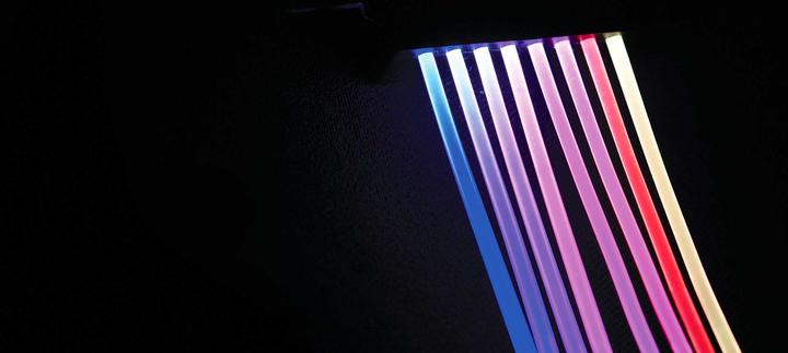 Actual product image Lian-Li Strimer 8-Pin RGB PCIe VGA (Multicoloured)