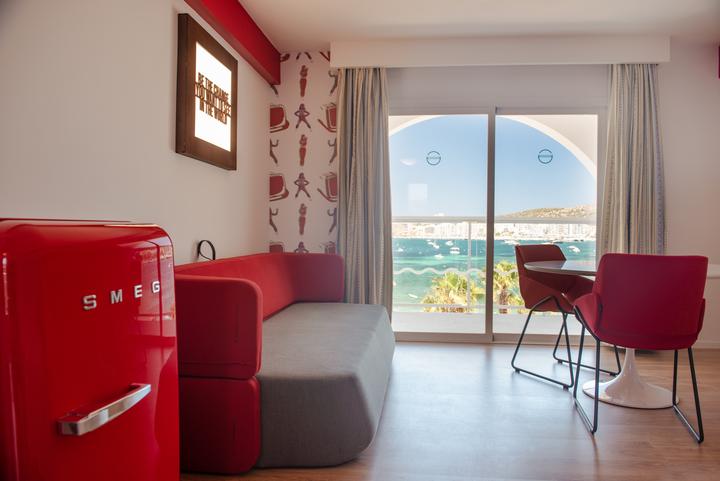 Produktbild Smeg FAB10RRD6 Kühlschrank Rechtsanschlag Rot 50's Style, 2025 Modell, EEK: D (122 l)
