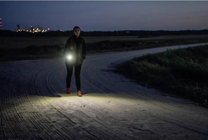 Image du produit ArmyTek Crystal WUV Grey Lampe de poche LED avec dragonne, avec interface USB (6.30 cm, 150 lm)