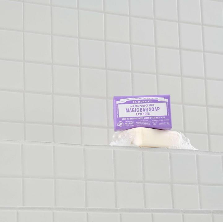 Produktbild Dr. Bronner's Dr Bronner's Lavender Pure-Castile Bar Soap Made with Organic Oils For Face Body & Hair Fair Trade C (Hartseife, 140 g)