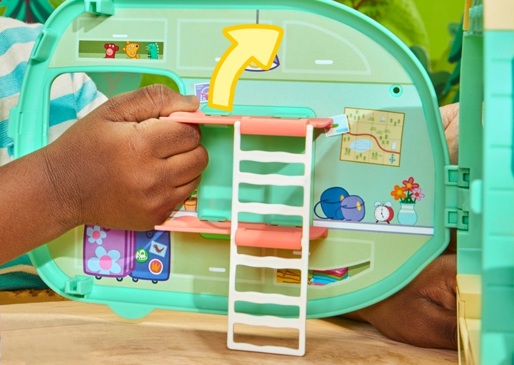 Actual product image Hasbro Peppa's Caravan