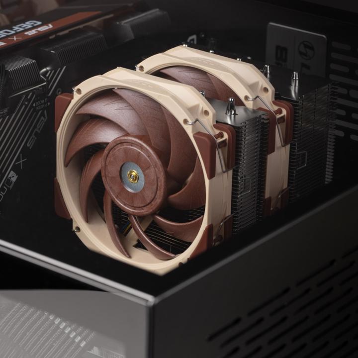 Actual product image Noctua NH-D12L (145 mm)
