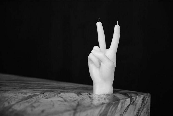 Actual product image Candle Hand Victory (1 pcs.)