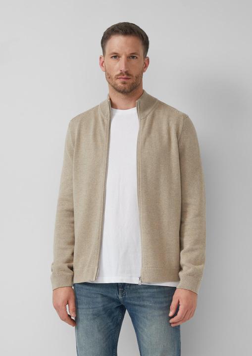 Produktbild s.Oliver Strickjacke Baumwoll-Strickjacke mit Stehkragen und Logo-Patch (M)