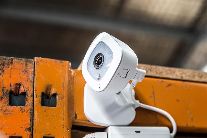 Produktbild Arlo Q Plus VMC3040S (1920 x 1080 Pixels)