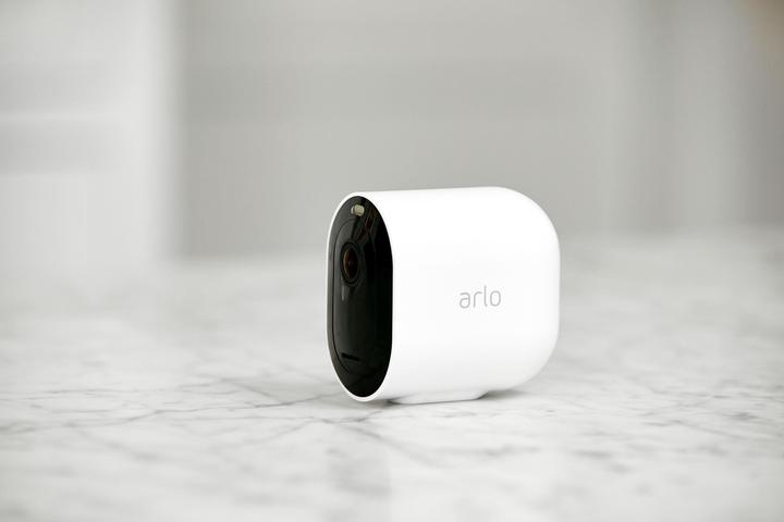 Produktbild Arlo Pro 3 Spotlight Kamera, Zusatzkamera weiss (2560 x 1440 Pixels)