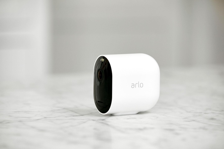 Actual product image Arlo Pro 3 Spotlight, kit 2 cameras white (2560 x 1440 Pixels)