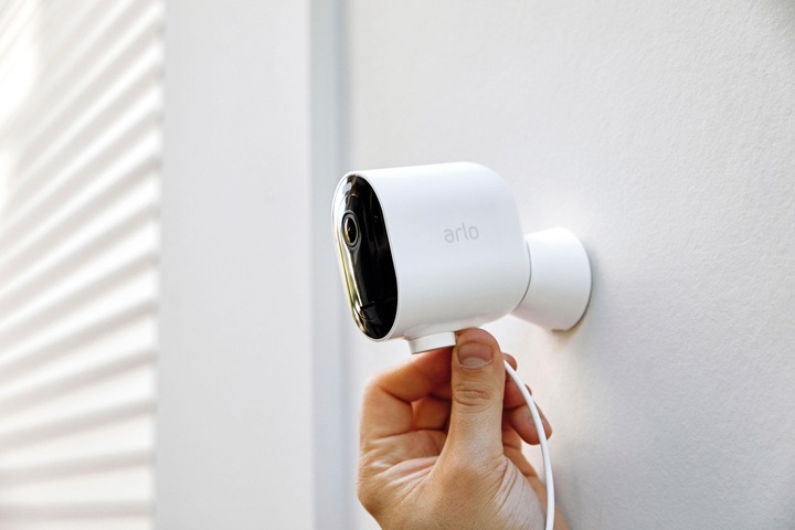 Immagine prodotto Arlo Pro 3 Spotlight, kit 4 telecamere bianche (2560 x 1440 Pixels)