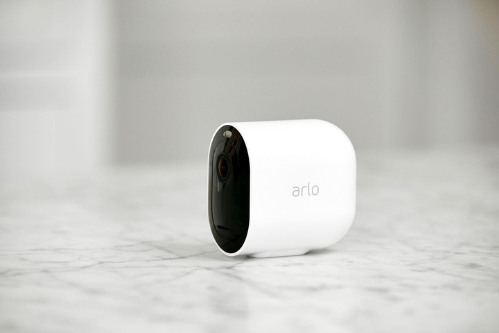 Immagine prodotto Arlo Pro 3 Spotlight, kit 4 telecamere bianche (2560 x 1440 Pixels)