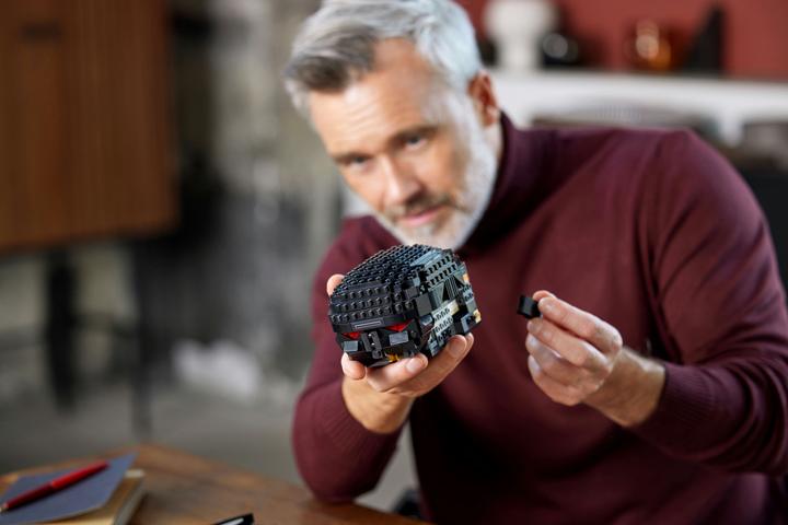 Actual product image LEGO Dark Trooper Helmet (75343, LEGO Star Wars, LEGO Rare Sets)