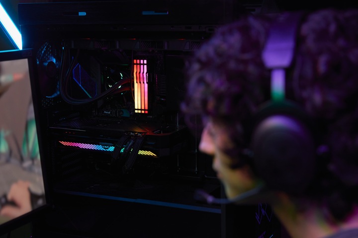 Productafbeelding Kingston FURY Beest RGB (2 x 8GB, 5600 MHz, DDR5 RAM, DIMM 288 pin)