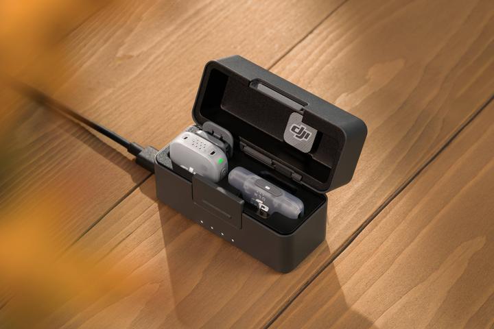 Actual product image DJI Mic Mini 2 Charging Case (1 TX + 1 Mobile RX)