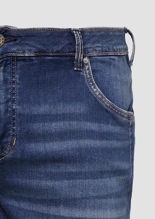 Immagine prodotto S.Oliver Jeans-Hose Bermuda Jeans / Curvy Fit / Mid Rise / Slim Tapered Leg (44)