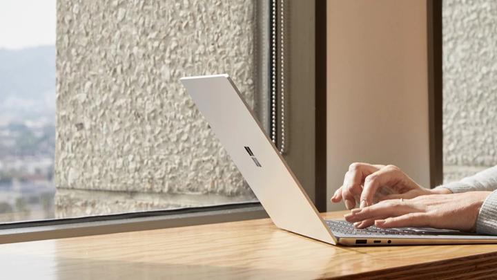Produktbild Microsoft Surface Laptop 3 (15", AMD Ryzen 5 3580U, 8 GB, 256 GB, DE)