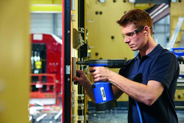 Actual product image Gesipa Blind rivet setting tool TAURUS® 3 Operating pressure 5 - 7 bar