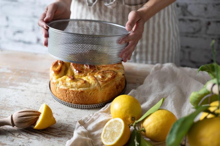 Actual product image de Buyer Cake Tin Stainless Steel Perforated Abn. Bottom 24x6.5 (25.50 cm)