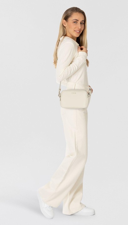 Produktbild Mandarina Duck Mellow Leather Umhängetasche Leder 22.5 cm