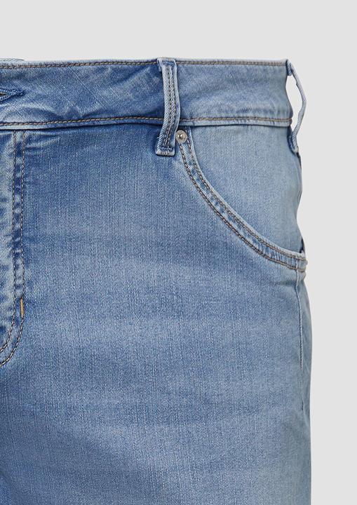 Actual product image S.Oliver Jeans-Hose Bermuda Jeans / Curvy Fit / Mid Rise / Slim Tapered Leg (44)