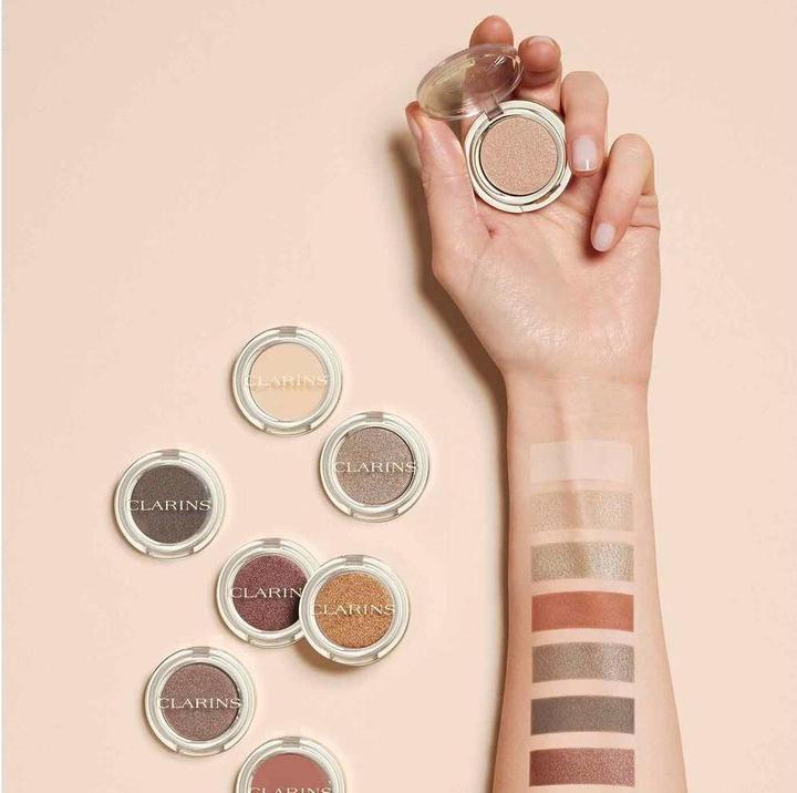 Actual product image Clarins Ombre Mono Eyeshadow No 01 (01, MATTE IVORY)