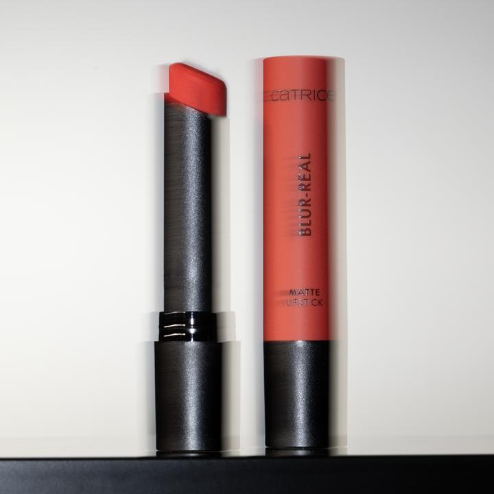 Actual product image Catrice Blur-Real Matte Lipstick (Red)