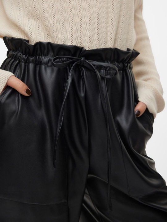 Produktbild Vero Moda VMPAULINA Hohe Taille Hose Hose in Lederoptik (XS)