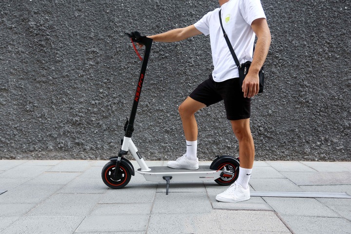 Actual product image Yadea KS5 Pro (20 km/h, 60 km, 500 W)
