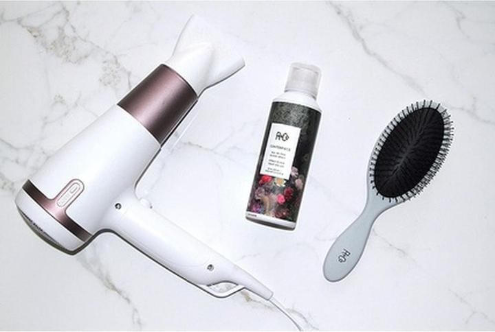 Image du produit R+Co Centerpiece Elixir tout-en-un Spray (45 ml)