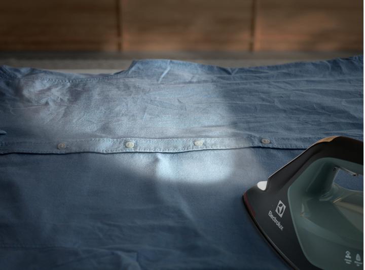 Actual product image Electrolux Iron E8ST2-8OG (2400 W, 110 g/min)