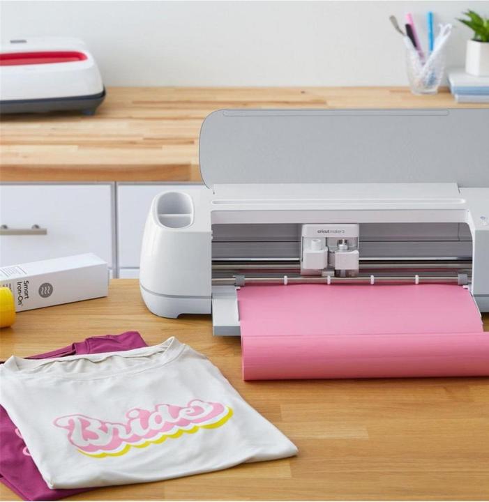 Produktbild Cricut Aufbügelfolie Smart 33 x 273 cm, 1 Stück, Rot