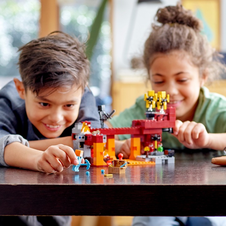 Actual product image LEGO The bridge (21154, LEGO Minecraft)