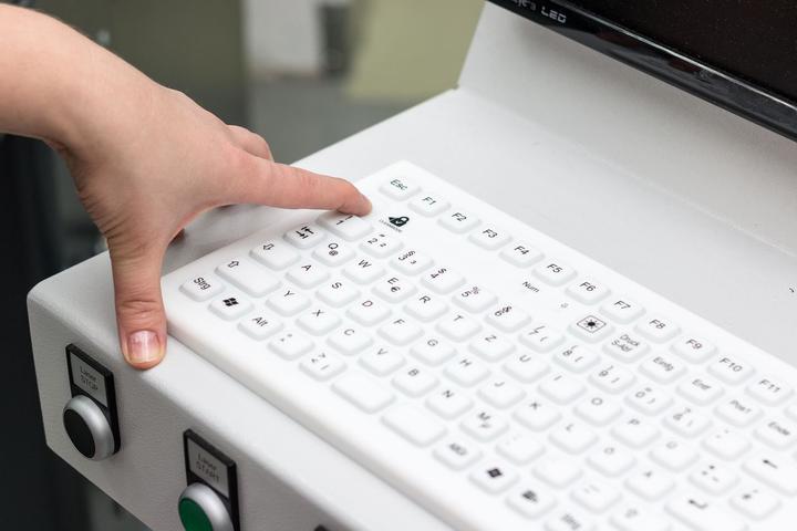 Produktbild Gett InduProof TOUCH USB (DE) Silikontastatur IP68 Reinigungsfunktion desinfizierbar Touchpad weiss 10... (DE, Kabelgebunden)