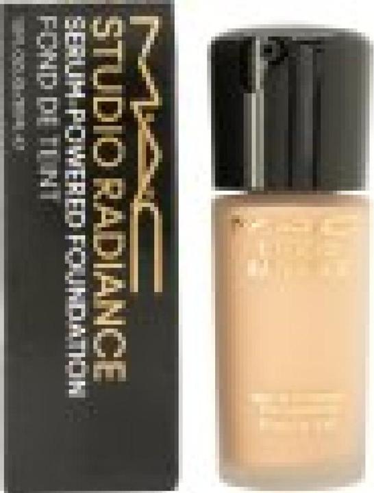 Produktbild MAC Cosmetics M.A.C. Studio Rad Serum Pow Fond de Teint NC15 (NC15)
