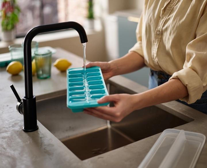 Actual product image Joseph Joseph Flow Easy-fill