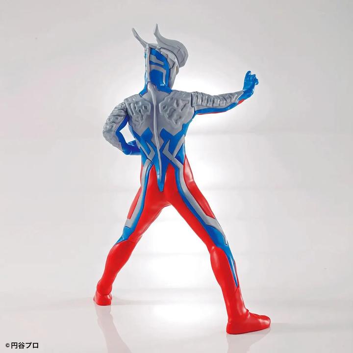 Actual product image Bandai ULTRAMAN - Entry Grade Ultraman Zero - Model Kit