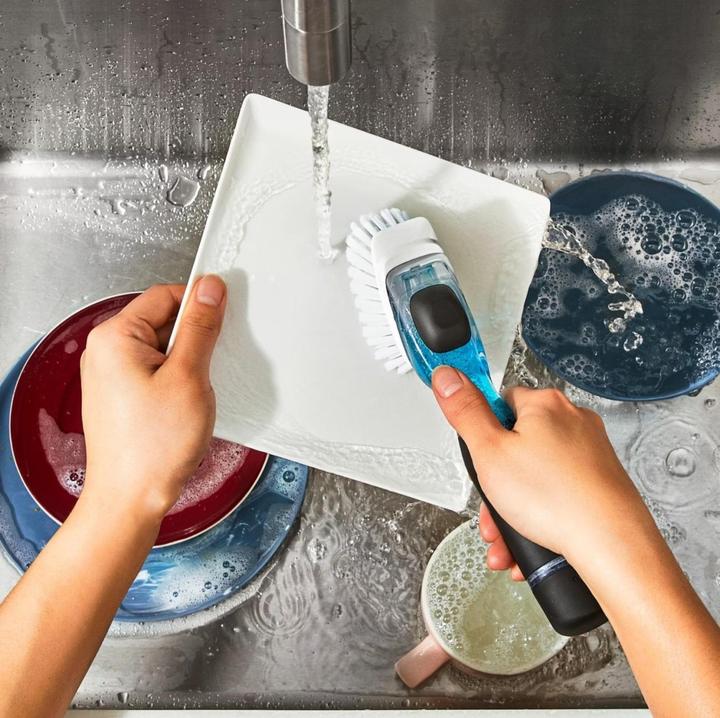 Actual product image OXO Brush with soap dispenser (1 pcs.)