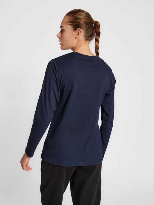 Actual product image hummel Red Basic T-Shirt L/S Woman (XS)