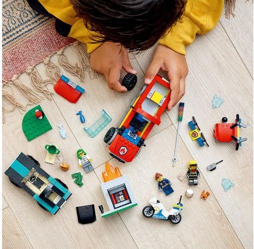 Produktbild LEGO Löscheinsatz und Verfolgungsjagd (60319, LEGO City)