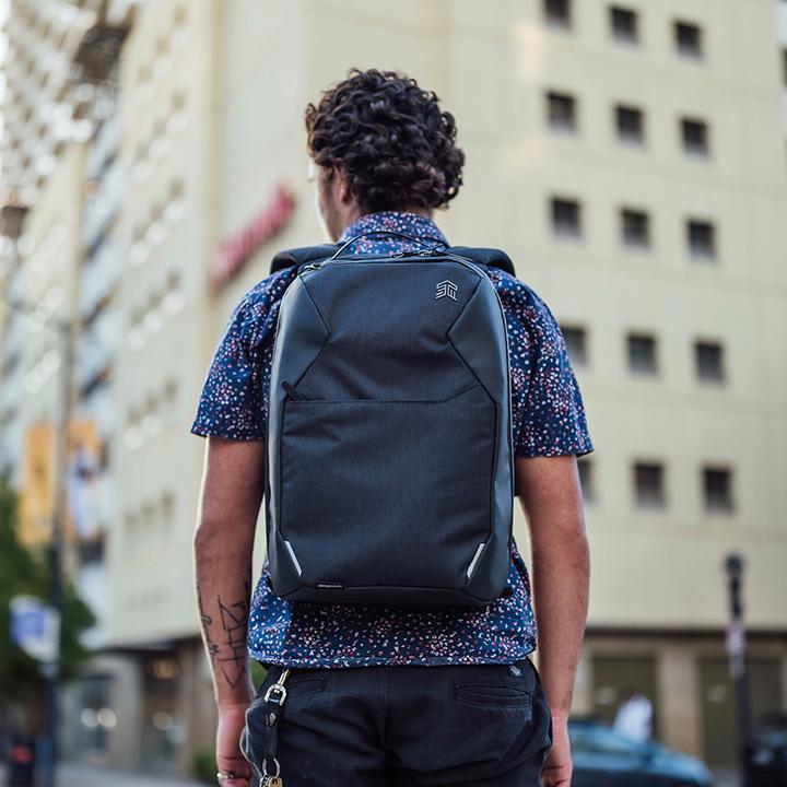 Produktbild STM Myth Backpack 18L do MacBook Pro 15" / MacBook Pro 16" / Notebook 15" - 16" black (18 l)