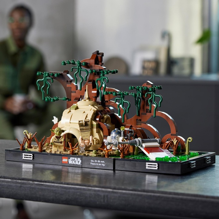 Immagine prodotto LEGO Star Wars 75330 Addestramento Jedi a Dagobah Diorama (75330, LEGO Star Wars)