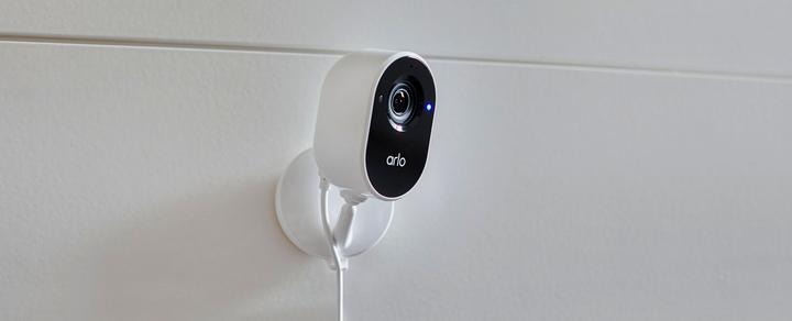Produktbild Arlo Essential Indoor Kamera, weiss (1920 x 1080 Pixels)