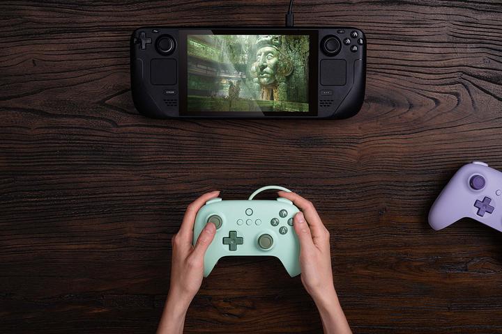 Actual product image 8bitdo Ultimate C Wired USB Green (Android, Windows)